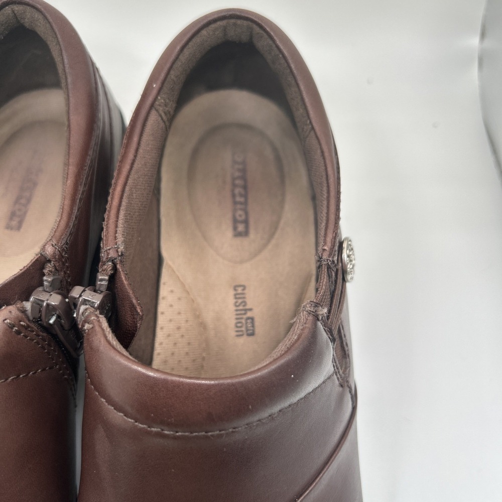 Clarks Channing Ann Brown Slip On Loafer Womens Size 8 M Button On Side - Picture 11 of 16